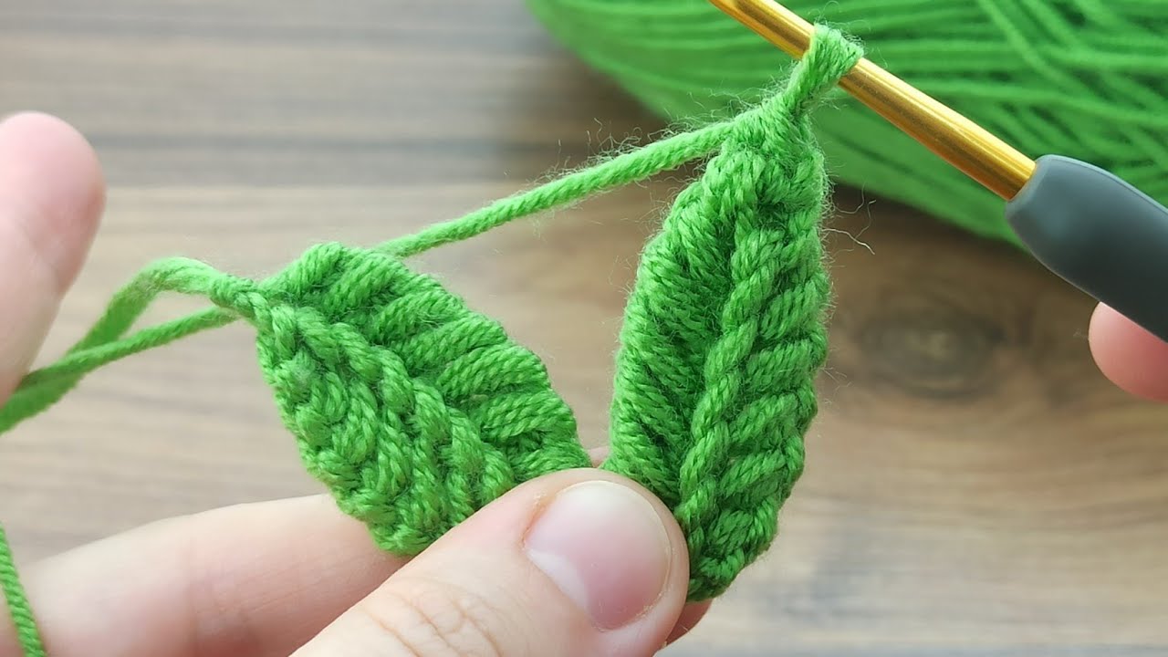 Wow, crocheted leaves lined up in rows turned out great / look what I made from knitted leaves ? Wow, crocheted leaves lined up in rows turned out great / look what I made from knitted leaves ?
