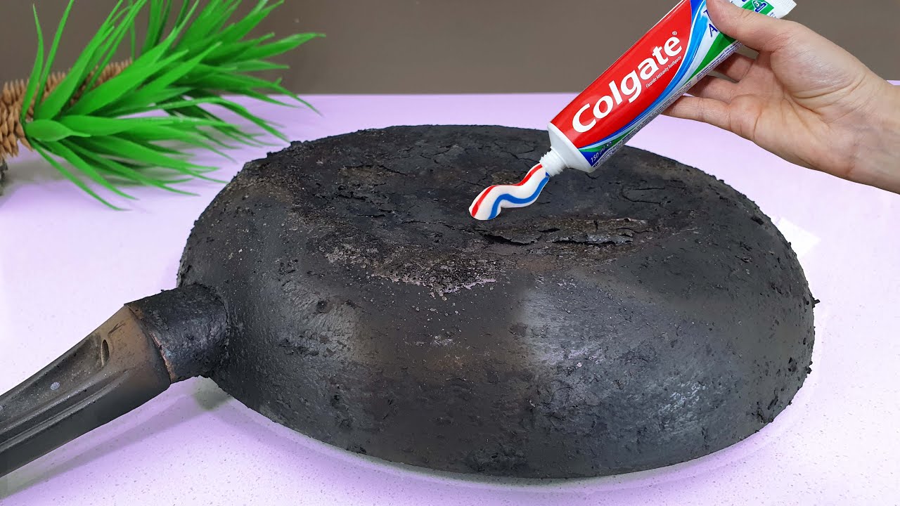 Polish and Restore Your Old and Burnt Pan Like This – Simple Kitchen Tricks Tips/Tricks Polish and Restore Your Old and Burnt Pan Like This – Simple Kitchen Tricks Tips/Tricks