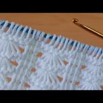 Admire the knitting made with Tunisian crochet