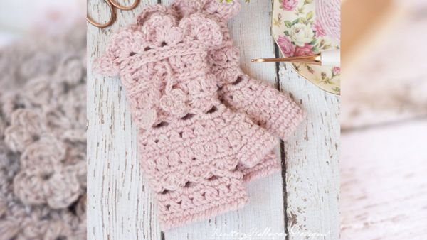 secret garden fingerless gloves