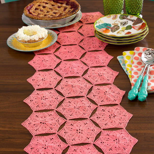 Crochet Flower and Fan Table Runner