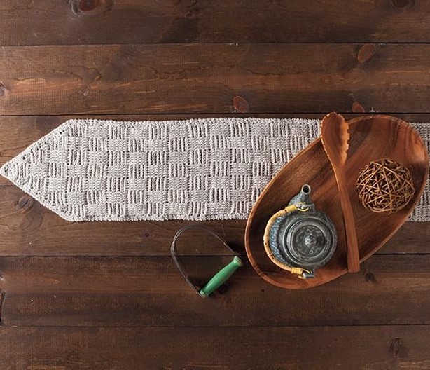 Tissiere Crochet Table Runner 