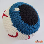 Spooky Eyeball Squish – Free Crochet Pattern on Moogly