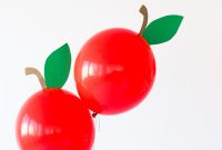 How to Make Apple-Shaped Balloons for Party Decorations