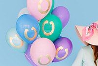 DIY Gold Horseshoe Balloon Decor Ideas for Parties