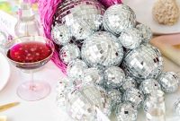 5 Colorful Ideas to Create a Retro-Inspired Thanksgiving