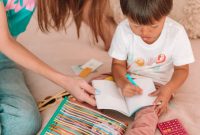 How to Make a Toddler Busy Clutch That Keeps Little Hands Engaged