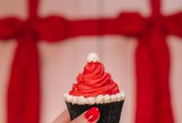 Santa Hat Cupcakes: Festive Holiday Recipe for Homemade Treats