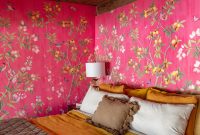Bold and Cozy Guest Bedroom Ideas for Stylish Comfort