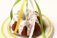 How to Make Charming Mini Maypole Cakes for Spring Parties