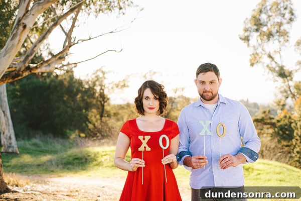 DIY Glitter Valentine Photo Props: Craft Cute Party & Photo Booth Signs 8 DIY Valentines Day Photo Props