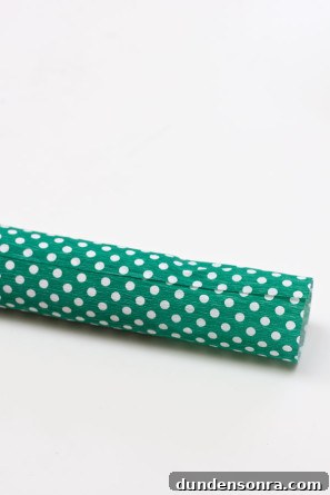 DIY St Patricks Day Confetti Poppers
