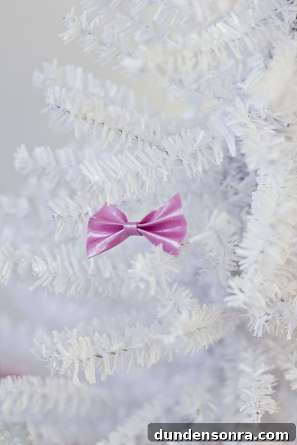 DIY Tiny Duct Tape Bow Garland for Gift Wrapping and Decor 15 DIY Duct Tape Bow Gift Garland