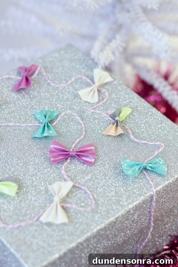 DIY Tiny Duct Tape Bow Garland for Gift Wrapping and Decor 2 DIY Duct Tape Bow Gift Garland
