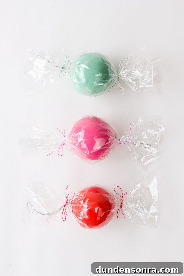 DIY Candy Ornament Favor Ideas for Holiday Gifts and Party Favors 2 DIY Candy Ornament Favors