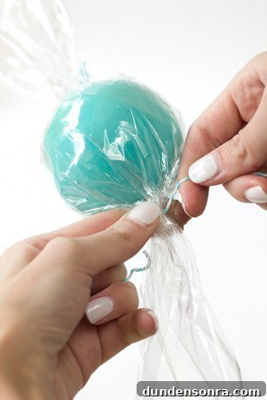 DIY Candy Ornament Favor Ideas for Holiday Gifts and Party Favors 7 DIY Candy Ornament Favors