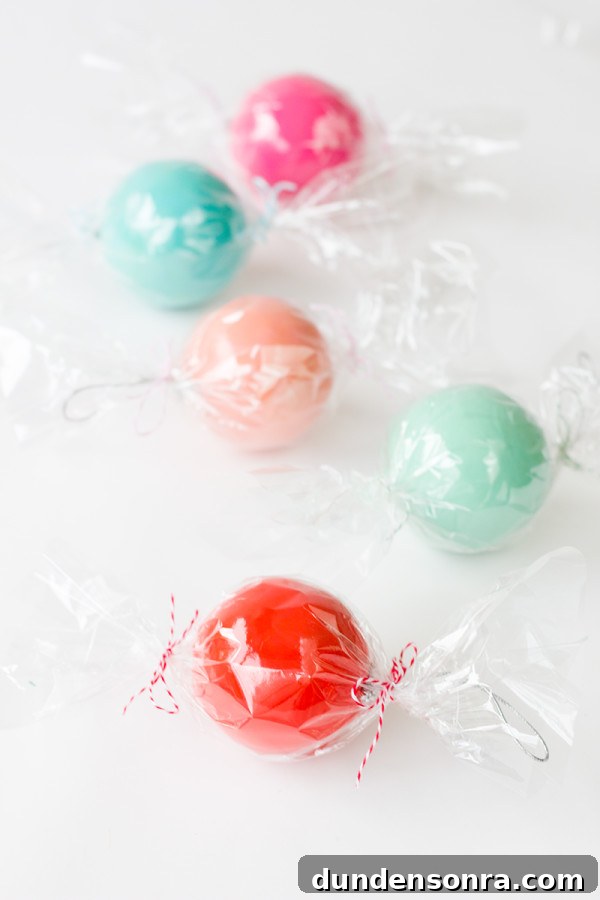 DIY Candy Ornament Favor Ideas for Holiday Gifts and Party Favors 8 DIY Candy Ornament Favors