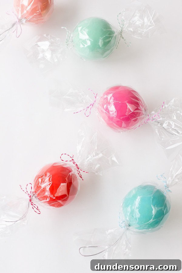 DIY Candy Ornament Favor Ideas for Holiday Gifts and Party Favors 9 DIY Candy Ornaments
