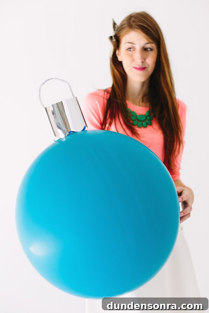 DIY Giant Ornament Balloons2