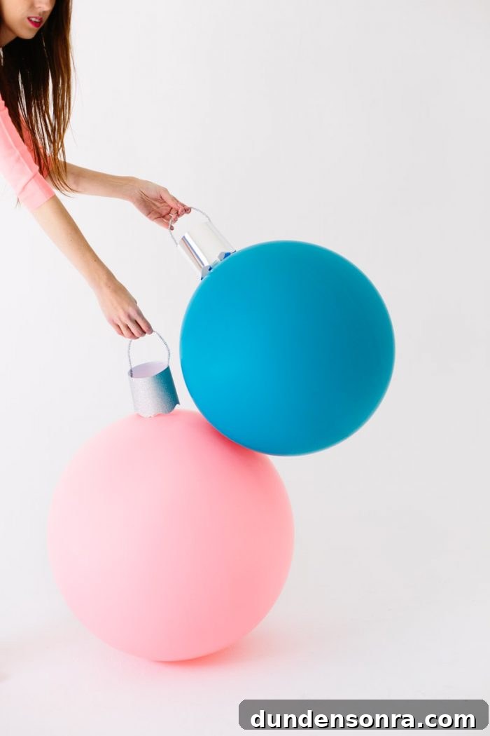 DIY Giant Ornament Balloons3