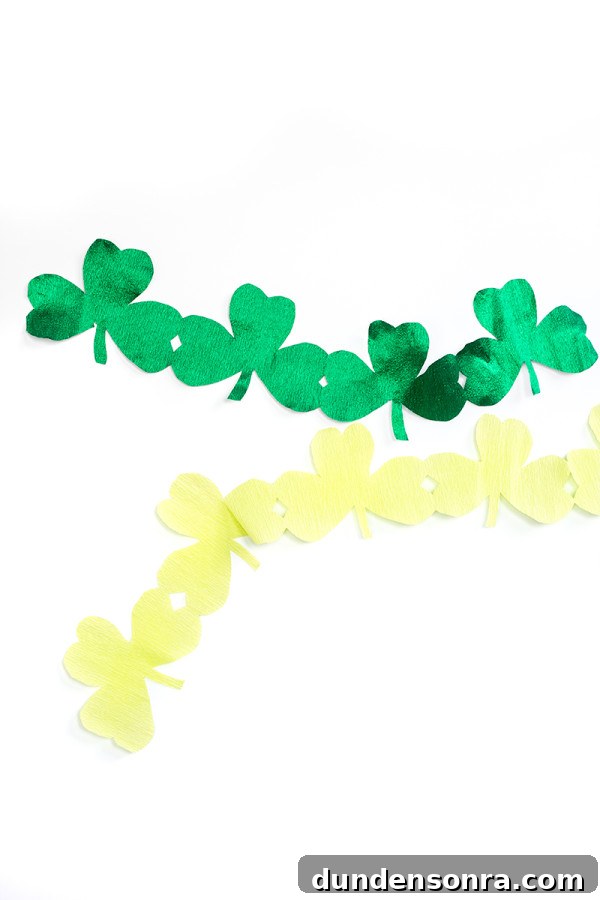 DIY Giant Shamrock Streamers DIY Giant Shamrock Streamers