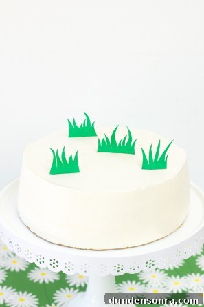 Egg Hunt Cake DIY