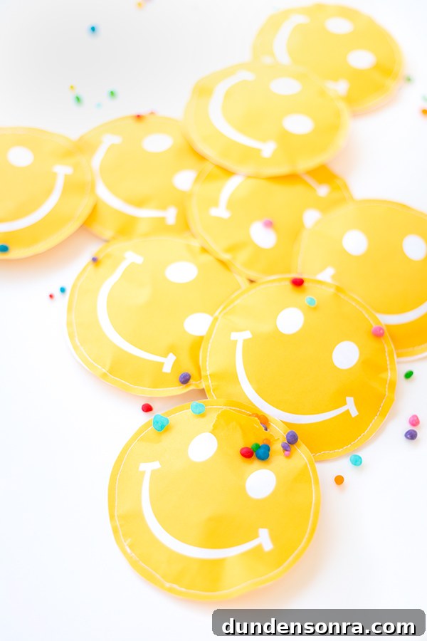 Free Printable Smiley Face Favor Pouches1