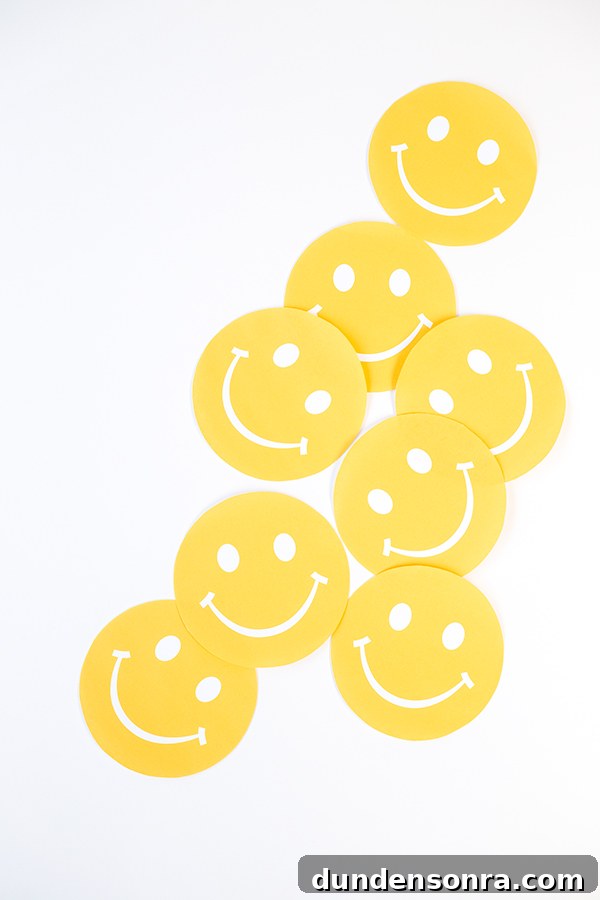 DIY Smiley Face Favor Pouches