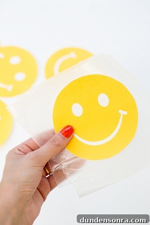 DIY Smiley Face Favor Pouches