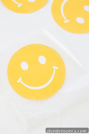 DIY Smiley Face Favor Pouches