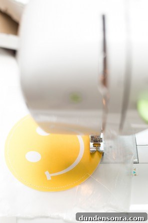 DIY Smiley Face Favor Pouches