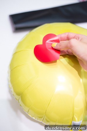 How to Make Emoji Balloons at Home: Fun DIY Guide 8 Emoji Balloons