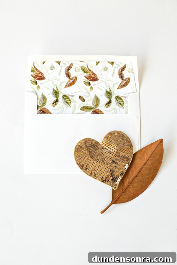 Envelope with leaves 
