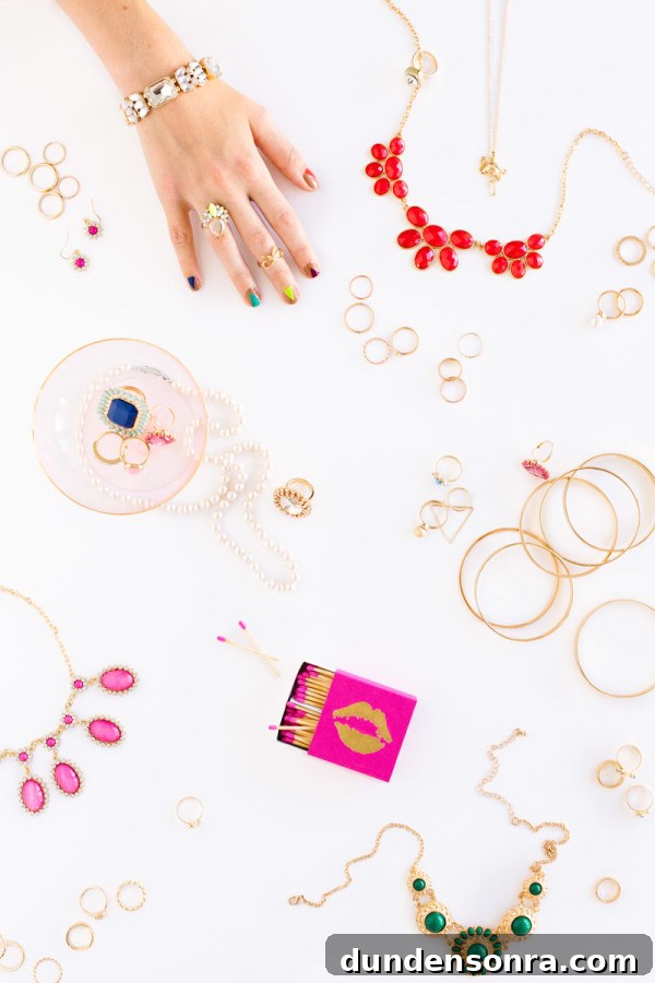 DIY Modern Christmas Tree Nail Tutorial