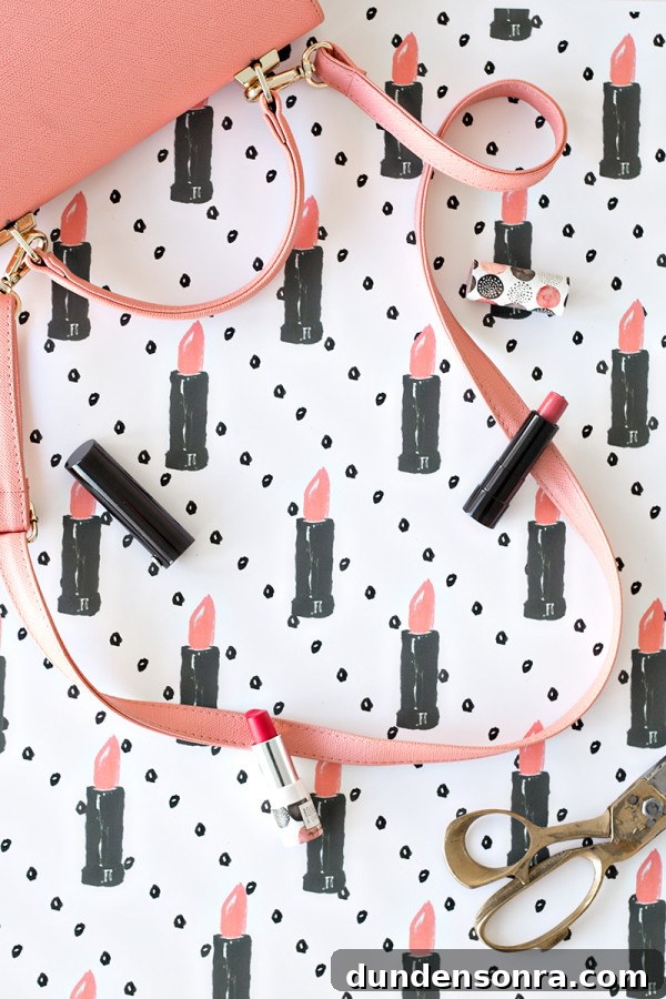 Lipstick wrapping paper and a pink purse 