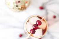Sparkling Holiday Cocktail Recipes to Impress Guests