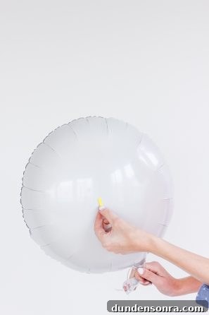 A white balloon 