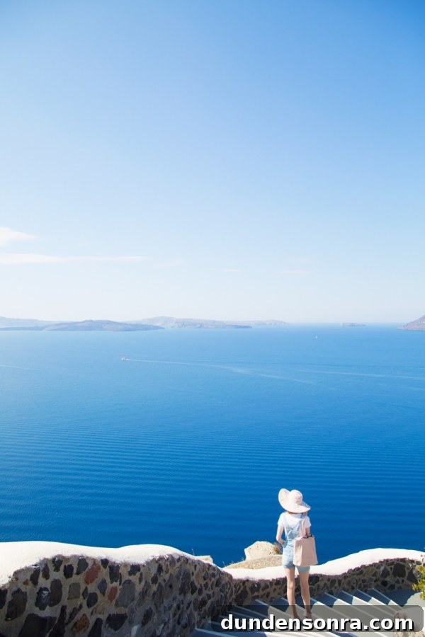 Honeymoon in Santorini: Meet the Mindells' Romantic Getaway 4 A large body of water