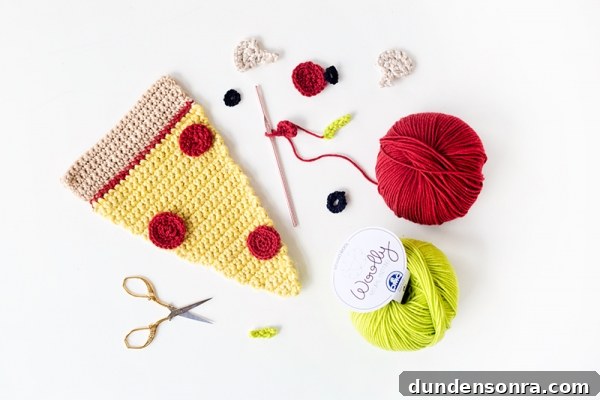 Crochet pizza slice
