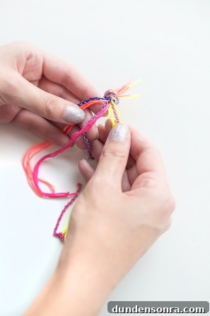 Handmade Friendship Bracelets: Patterns, Tips & Tutorials 11 Friendship bracelet