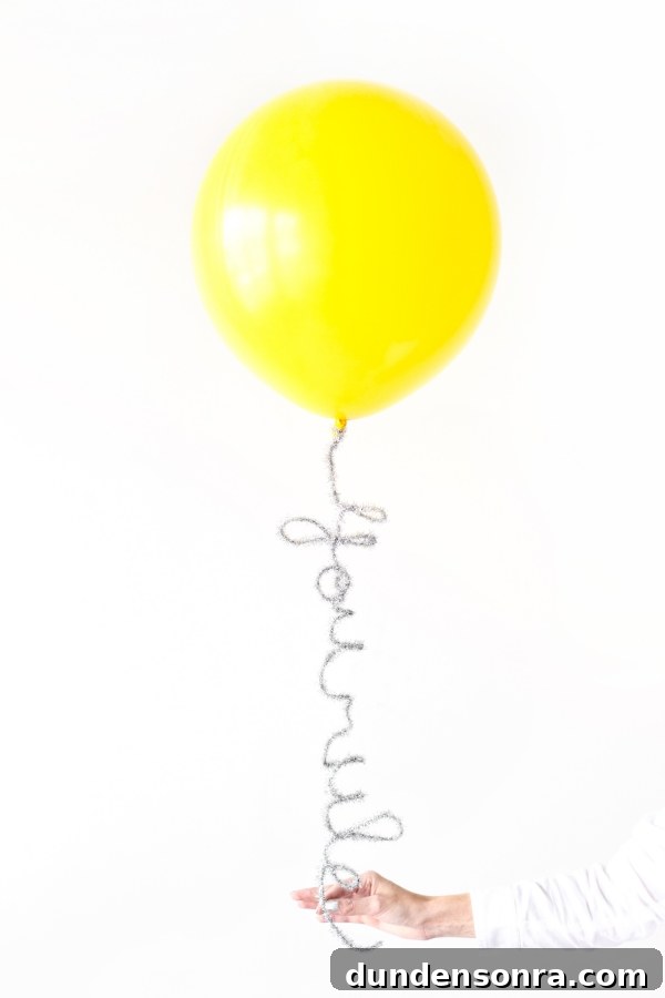 How to Make Flexible Balloon Tails for Party Decorations 4 DIY Bendable Balloon Tails | studiodiy.com