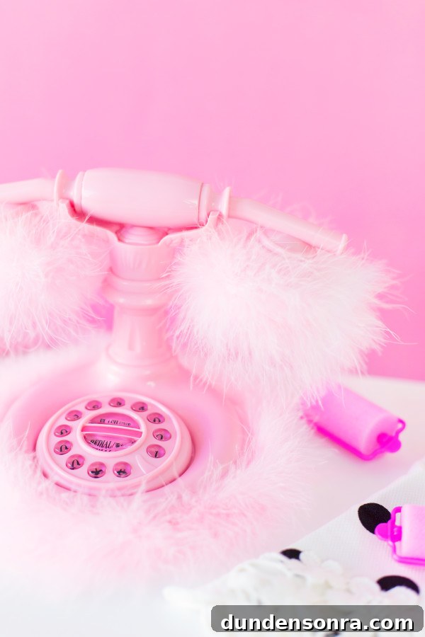 How to Make a Fuzzy Phone Case: DIY Soft Cover Tutorial 2 Pink fluffy phone