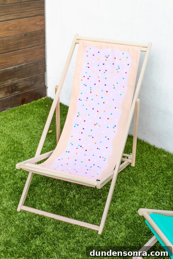 DIY Pop Tart Beach Chair | studiodiy.com