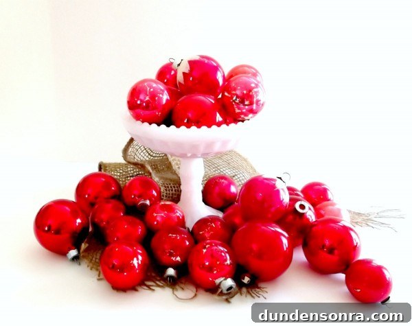 christmas-bulb-centerpiece