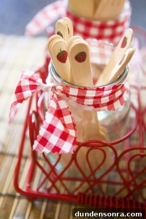 painted-wooden-party-utensils