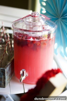strawberry-party-lemonade
