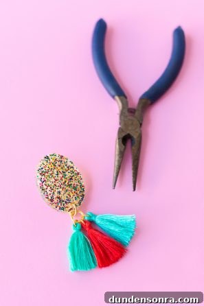 Glitter tassel and tools