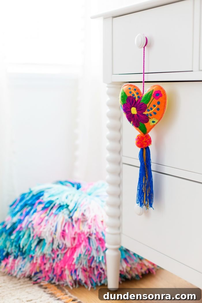 Colorful Rainbow Nursery Design Ideas for Babies and Toddlers 20 Colorful decor