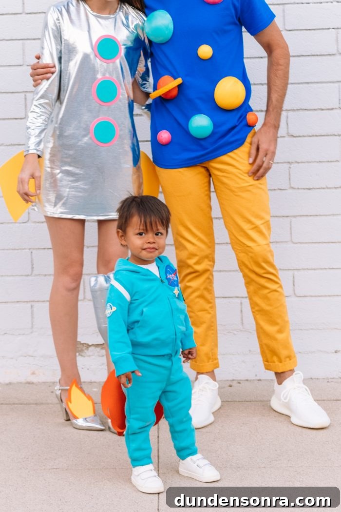 DIY Family Space Costume Ideas for Group Halloween or Cosplay 14 DIY Space Family Costume