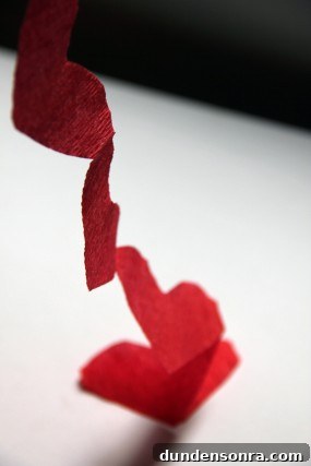 heart-streamer-diy